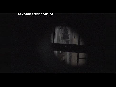 ❤️ Sarışın, içi boş tuğlaların arkasına gizlenmiş bir mahalle röntgencisi tarafından gizlice videoya alınır ❌ Porno fb pornoda tr.xxxbunker.ru
